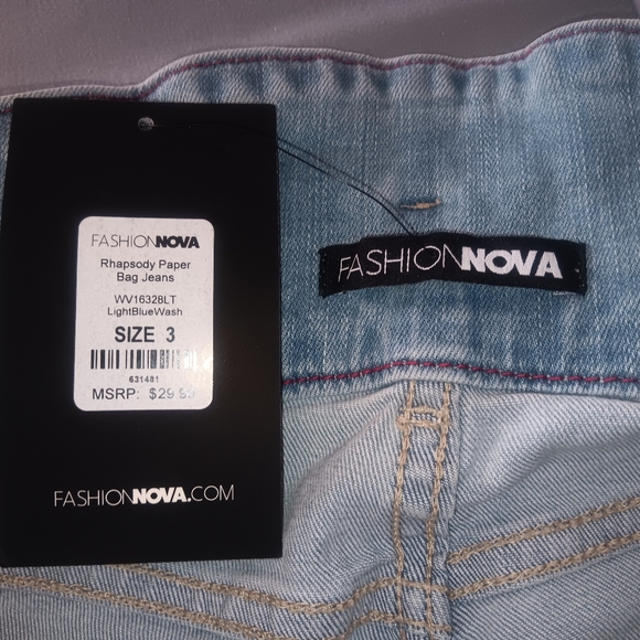 Women's size 3, two pair of high rise belted skinny jeans - Picture 7 of 7